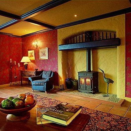 Whitegates Pub & Accommodation Killarney Exterior foto